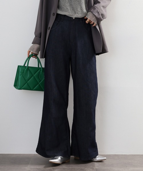 atONE(アットワン)の「ドレープワイドフレアパンツ(その他パンツ・レディース・ブルー/ワンウォッシュ/ネイビー・3L/LL/L/M/4L)」の22枚目の写真