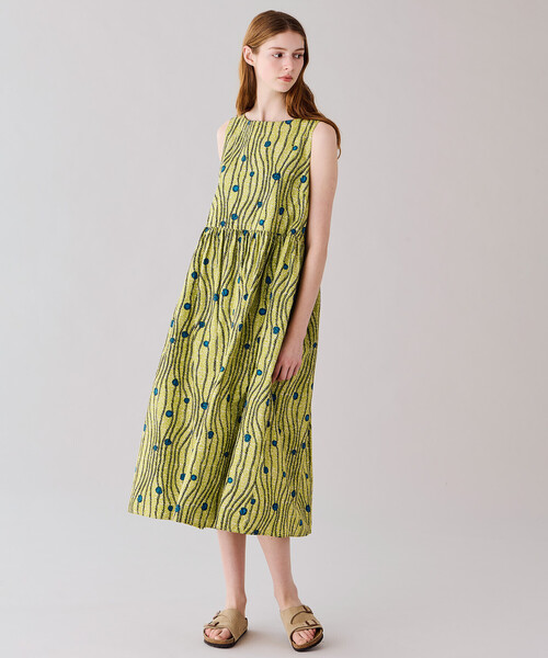 LE GLAZIK(ルグラジック)の「LE GLAZIK | バティック ノースリーブワンピース WOMEN(ワンピース・レディース・ピンク系その他/グリーン系その他3/グリーン系その他2/グリーン系その他・36)」の1枚目の写真