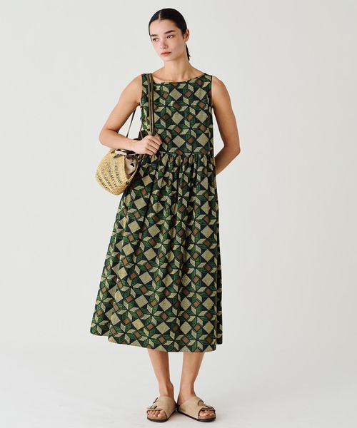 LE GLAZIK(ルグラジック)の「LE GLAZIK | バティック ノースリーブワンピース WOMEN(ワンピース・レディース・ピンク系その他/グリーン系その他3/グリーン系その他2/グリーン系その他・36)」の7枚目の写真