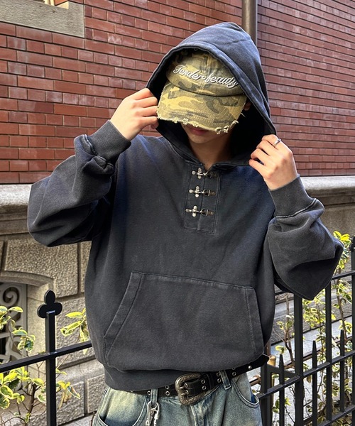 kutir（クティール）の「FIREMAN HENLEY NECK PULLOVER HOODIE／ファイヤーマンヘンリーネックプルオーバーパーカー（パーカー・メンズ・ブラウン/ブラック/ネイビー・LARGE/MEDIUM）」の3枚目の写真