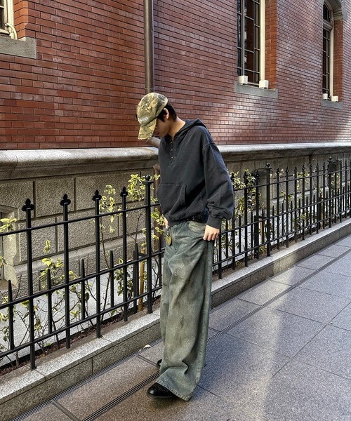 kutir（クティール）の「FIREMAN HENLEY NECK PULLOVER HOODIE／ファイヤーマンヘンリーネックプルオーバーパーカー（パーカー・メンズ・ブラウン/ブラック/ネイビー・LARGE/MEDIUM）」の18枚目の写真