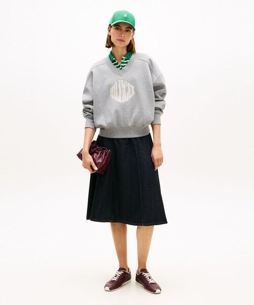 TOMMY HILFIGER(トミーヒルフィガー)の「デニムピュアフレアミディスカート(スカート・レディース・インディゴブルー・32inch/34inch/36inch)」の4枚目の写真