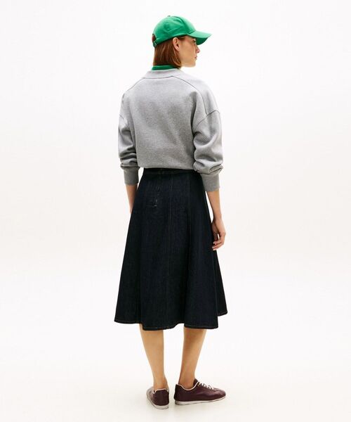 TOMMY HILFIGER(トミーヒルフィガー)の「デニムピュアフレアミディスカート(スカート・レディース・インディゴブルー・32inch/34inch/36inch)」の6枚目の写真