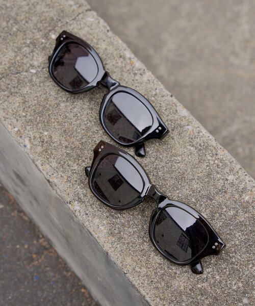 WHIMSIC(ウィムジック)の「【UNISEX/調光レンズ】ウェリントングラス フォトクロミックレンズ(サングラス・レディース・グレー/ブラック・ONE SIZE)」の17枚目の写真