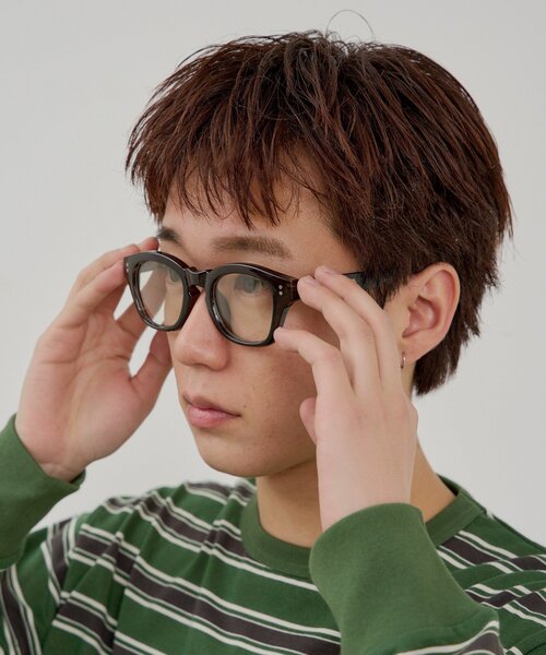 WHIMSIC(ウィムジック)の「【UNISEX/調光レンズ】ウェリントングラス フォトクロミックレンズ(サングラス・レディース・グレー/ブラック・ONE SIZE)」の22枚目の写真
