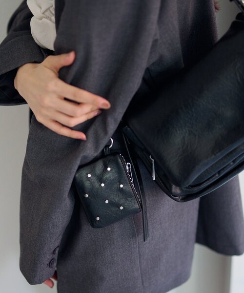 Kastane(カスタネ)の「スタッズポーチ&ワンショルバッグ(ショルダーバッグ・レディース・ブラウン/ブラック/ミント・FREE)」の4枚目の写真