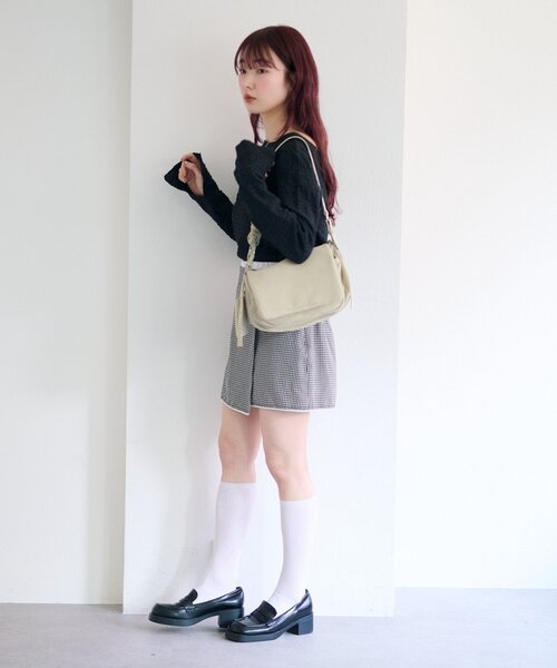 Kastane(カスタネ)の「スタッズポーチ&ワンショルバッグ(ショルダーバッグ・レディース・ブラウン/ブラック/ミント・FREE)」の13枚目の写真