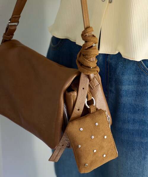 Kastane(カスタネ)の「スタッズポーチ&ワンショルバッグ(ショルダーバッグ・レディース・ブラウン/ブラック/ミント・FREE)」の14枚目の写真