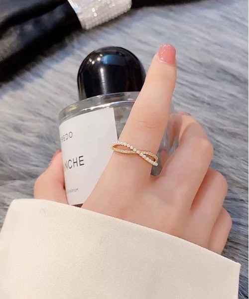 ALWAYS GOOD TIME（オルウェイズグッドタイム）の「ツイストパール＆ジルコンデザインオープンリング（リング・レディース・ゴールド/シルバー/ピンクゴールド・FREE）」の8枚目の写真