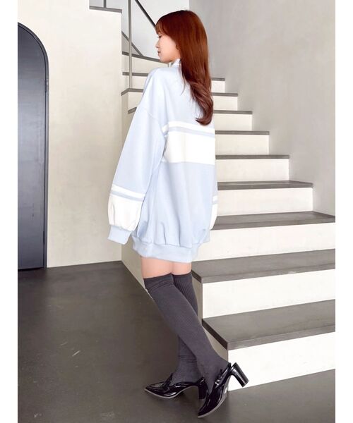 dazzlin(ダズリン)の「【≠ME 谷崎早耶コラボ】ポロライクラインミドルスウェット(スウェット・レディース・ネイビー/ピンク/ブルー・FREE)」の15枚目の写真