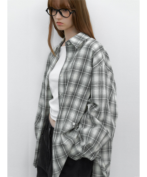 ATELIER NAIN(アトリエナイン)の「EMBO PLAID CHECK OVERSIZED SHIRT (BL-4385)(シャツ/ブラウス・レディース・ホワイト・FREE)」の2枚目の写真