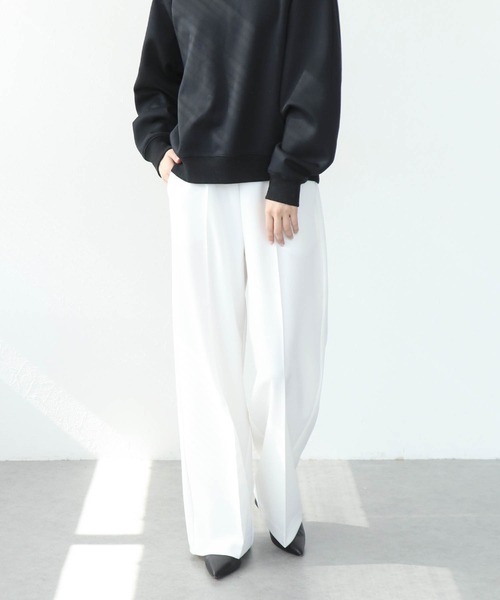 Jines(ジネス)の「ルーミー美脚パンツ(その他パンツ・レディース・ホワイト/ブラック/グレー・38)」の1枚目の写真