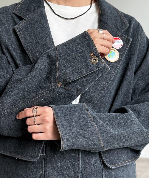 CPCM（シーピーシーエム）の「缶バッジ付きデニムテーラードジャケット（テーラードジャケット・レディース・ブルー/ネイビー/ブラック・FREE）」の4枚目の写真