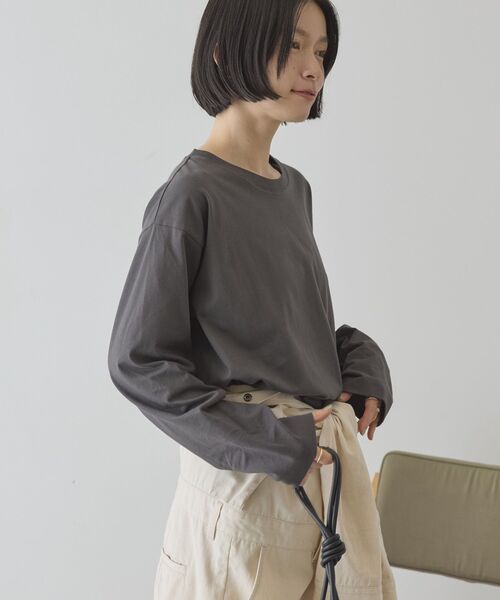 AMERICAN HOLIC(アメリカンホリック)の「NURTURING 刺繍ロゴロンT(Tシャツ/カットソー・レディース・アイボリー/チャコールグレー/オフホワイト・M/L)」の6枚目の写真