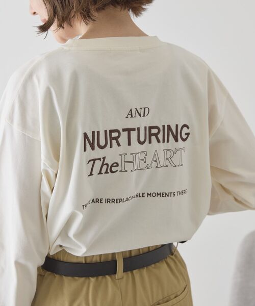 AMERICAN HOLIC(アメリカンホリック)の「NURTURING 刺繍ロゴロンT(Tシャツ/カットソー・レディース・アイボリー/チャコールグレー/オフホワイト・M/L)」の16枚目の写真