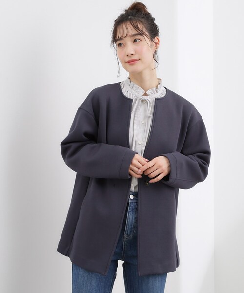 grove(グローブ)の「しなやかな着心地で動きやすい、ダンボールジャージノーカラーコート(ノーカラーコート・レディース・ダークグレー/オフホワイト/チャコールグレー・01/05/04/03/02)」の10枚目の写真