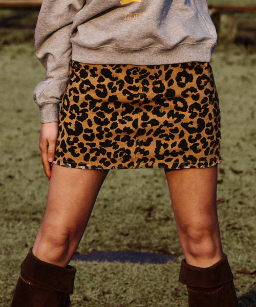 ERER(エルエル)の「Leopard Mini Skirt Brown(スカート・レディース・ブラウン・1/2)」の2枚目の写真