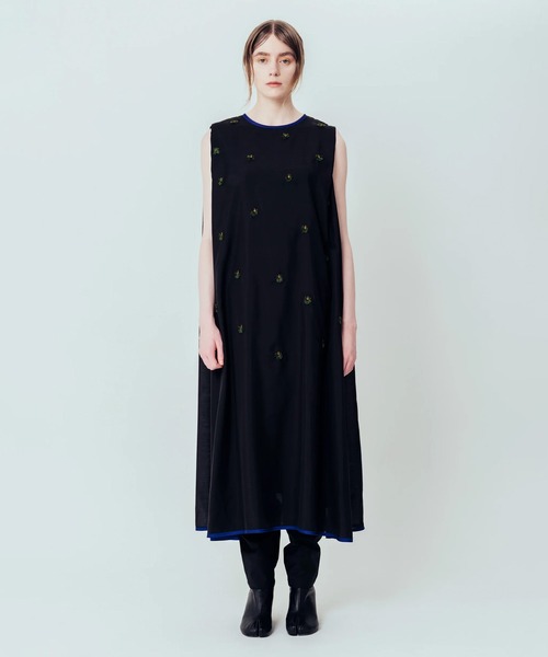 Canaco_(カナコ)の「canaco_: Isokichi Asakura × canaco_ EMBROIDERED NO SLEEVE DRESS(ドレス・レディース・ブラック/ボルドー・2)」の1枚目の写真
