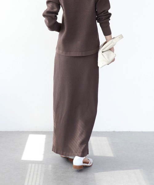 Jines（ジネス）の「ワッフル編みロングスカート（スカート・レディース・ブラウン/ブルー/アイボリー/ネイビー・38）」の11枚目の写真