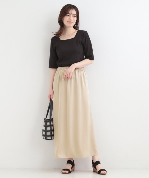 SHOO・LA・RUE(シューラルー)の「【洗濯機可】大人に嬉しい 上品サテンマーメイドスカート(スカート・レディース・ベージュ/ネイビー・00)」の5枚目の写真