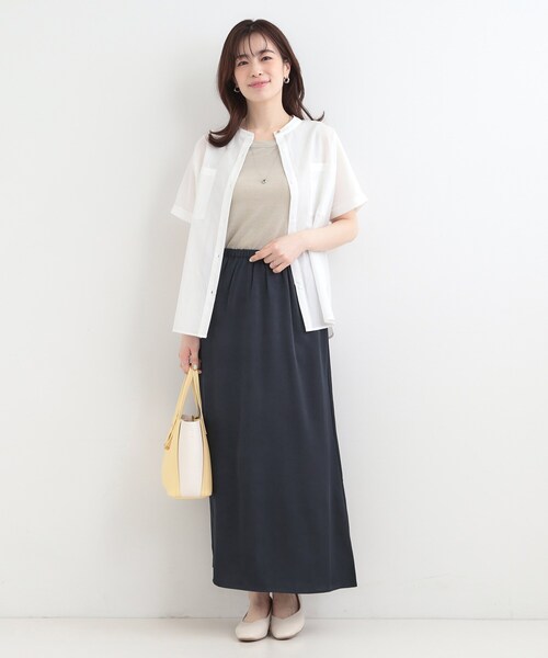 SHOO・LA・RUE(シューラルー)の「【洗濯機可】大人に嬉しい 上品サテンマーメイドスカート(スカート・レディース・ベージュ/ネイビー・00)」の9枚目の写真