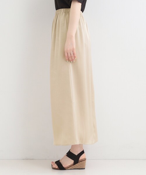 SHOO・LA・RUE(シューラルー)の「【洗濯機可】大人に嬉しい 上品サテンマーメイドスカート(スカート・レディース・ベージュ/ネイビー・00)」の12枚目の写真