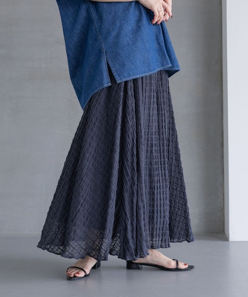 A part by（アパートバイ）の「【Sサイズ展開】シアーチェックフレアースカート（スカート・レディース・オフホワイト/ブラック/ネイビー・MEDIUM/SMALL）」の19枚目の写真