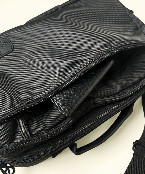 CALIFORNIA OUTFITTERS(カリフォルニア アウトフィッターズ)の「3C15 ビジネスショルダーバッグ キャリーオン対応モデル(ビジネスバッグ・メンズ・ブラック・ONESIZE)」の11枚目の写真