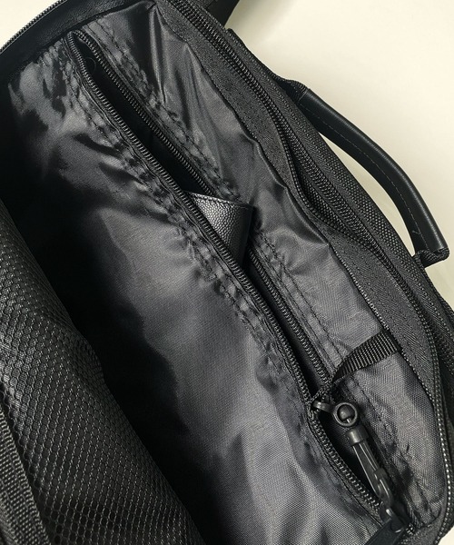 CALIFORNIA OUTFITTERS(カリフォルニア アウトフィッターズ)の「3C15 ビジネスショルダーバッグ キャリーオン対応モデル(ビジネスバッグ・メンズ・ブラック・ONESIZE)」の9枚目の写真