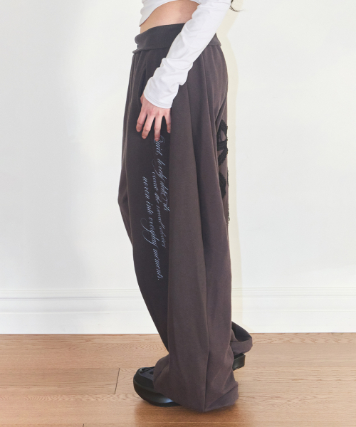 ILLIGO(イリゴ)の「レースリボンスウェットパンツチャコール(スウェットパンツ・レディース・その他・SMALL/MEDIUM)」の2枚目の写真