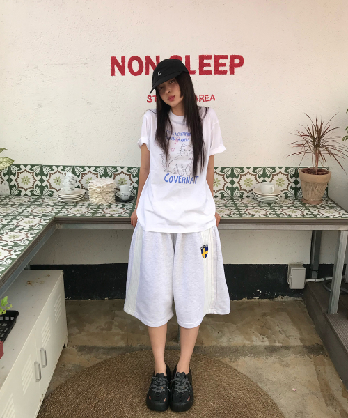 COVERNAT(カバーナット)の「ウィメンズオーバーサイズキャットグラフィックTシャツホワイト(Tシャツ/カットソー・レディース・その他・WS/WM)」の4枚目の写真