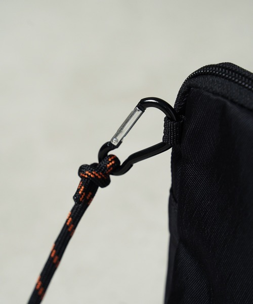UNIVERSAL OVERALL（ユニバーサルオーバーオール）の「"07"≪UNIVERSAL OVERALL≫1ポケット/1L ザイル デルタ サコッチ(サコッシュ+ポーチ)（ショルダーバッグ・メンズ・ブラック/タン/チャコールグレー・ONE SIZE）」の13枚目の写真
