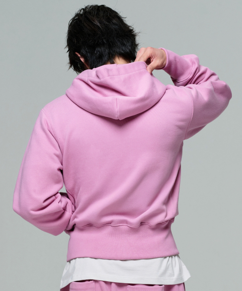 ERA(エラ)の「UNISEX ERA HEAVY HOODED ZIP-UP - RED BEAN(パーカー・レディース・レッド・MEDIUM/LARGE/SMALL)」の8枚目の写真