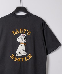 Disney（ディズニー）の「【15】〔Disney/ディズニー〕アソートアップリケ サガラ刺繍 クルーネックTシャツ ミッキーマウス/ベイマックス/101匹わんちゃん/ルシファー（Tシャツ/カットソー）」