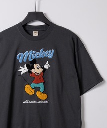 Disney（ディズニー）の「【15】〔Disney/ディズニー〕アソートアップリケ サガラ刺繍 クルーネックTシャツ ミッキーマウス/ベイマックス/101匹わんちゃん/ルシファー（Tシャツ/カットソー）」