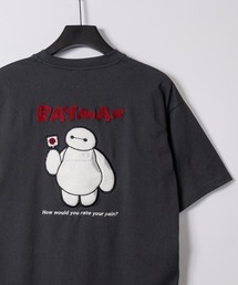 Disney（ディズニー）の「【15】〔Disney/ディズニー〕アソートアップリケ サガラ刺繍 クルーネックTシャツ ミッキーマウス/ベイマックス/101匹わんちゃん/ルシファー（Tシャツ/カットソー）」