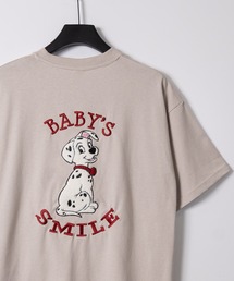 Disney（ディズニー）の「【15】〔Disney/ディズニー〕アソートアップリケ サガラ刺繍 クルーネックTシャツ ミッキーマウス/ベイマックス/101匹わんちゃん/ルシファー（Tシャツ/カットソー）」