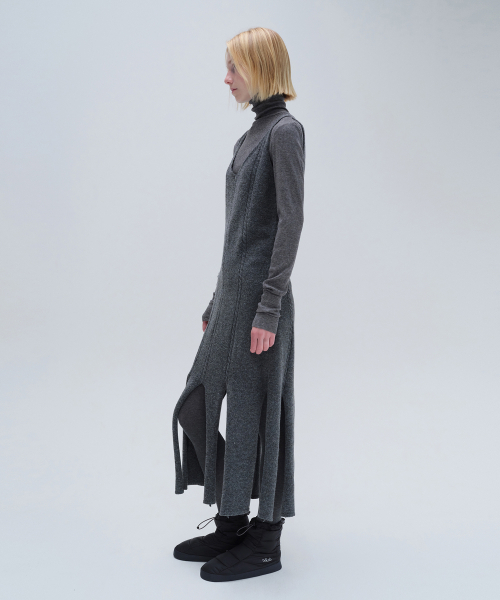 DIAGONAL(ダイアゴナル)の「UNBALANCE SLIT KNIT DRESS (charcoal)(ワンピース・レディース・その他・FREE)」の2枚目の写真