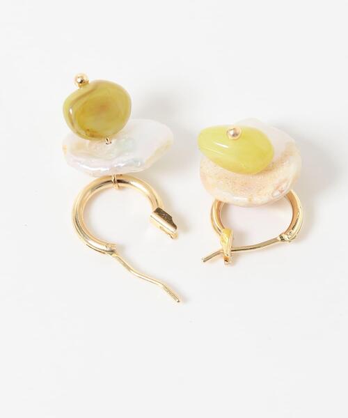SMELLY(スメリー)の「モチーフパールドロップフープピアス(ピアス(両耳用)・レディース・イエロー系その他・-)」の8枚目の写真