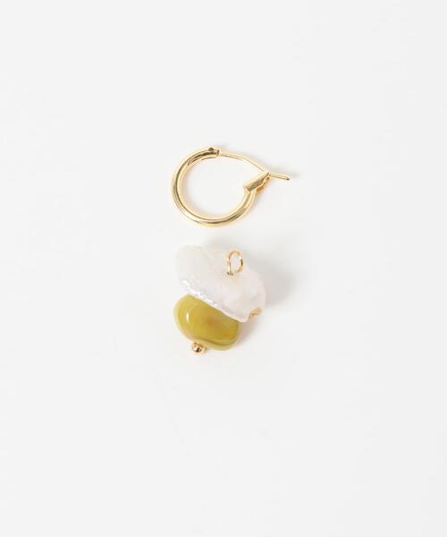 SMELLY(スメリー)の「モチーフパールドロップフープピアス(ピアス(両耳用)・レディース・イエロー系その他・-)」の9枚目の写真