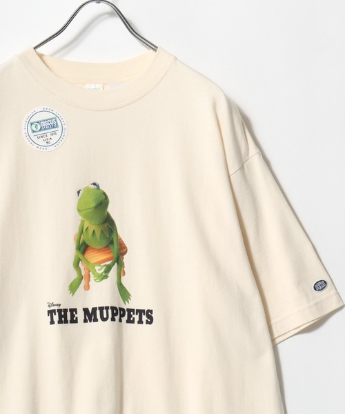 Disney(ディズニー)の「2026SS Muppets×DISCUS/マペッツ×ディスカス コラボ キャラクタープリント半袖Tシャツ(M:ショート丈 L:レギュラー丈)(Tシャツ/カットソー・レディース・アイボリー/ホワイト系その他/スミクロ/ブラック系その他・L/M)」の2枚目の写真