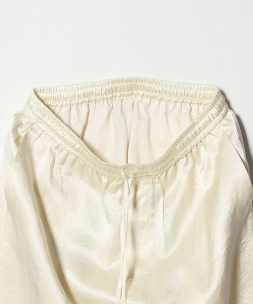BEAUTY&YOUTH UNITED ARROWS（ビューティーアンドユースユナイテッドアローズ）の「アセテートサテン ワイド イージーパンツ ウォッシャブル/オフホワイト（その他パンツ・レディース・オフホワイト・S/M）」の13枚目の写真