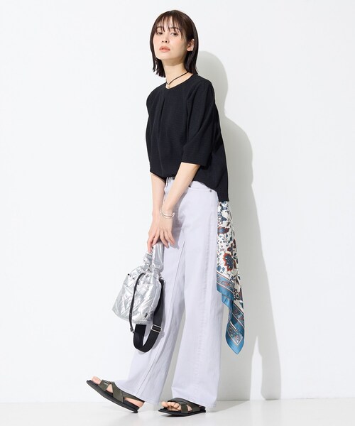 INDIVI（インディヴィ）の「【UVケア／吸汗速乾】チェック柄タックボリュームスリーブトップス（Tシャツ/カットソー・レディース・ブラック系1/ネイビー系1/ホワイト系2/スモーキーグリーン系2・38/19/15 /13/05/34）」の20枚目の写真