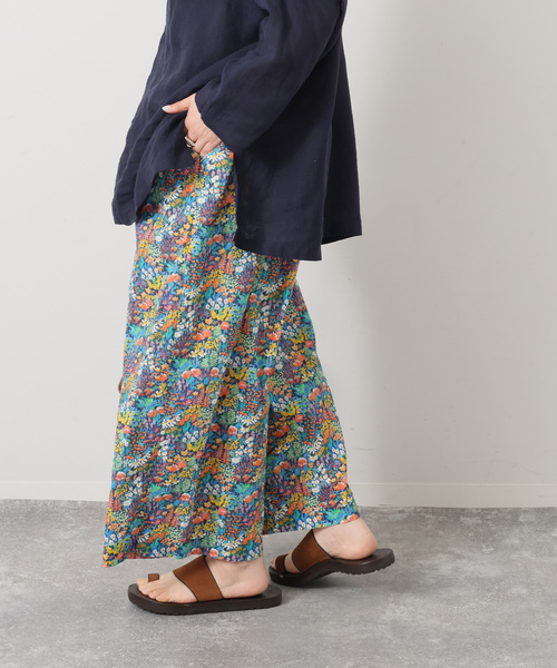 JOURNAL STANDARD LUXE(ジャーナルスタンダード ラックス)の「リバティフラワー タックパンツ(その他パンツ・レディース・ブルー/カーキ・FREE)」の15枚目の写真