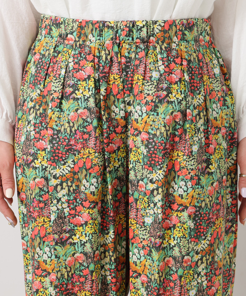 JOURNAL STANDARD LUXE(ジャーナルスタンダード ラックス)の「リバティフラワー タックパンツ(その他パンツ・レディース・ブルー/カーキ・FREE)」の9枚目の写真