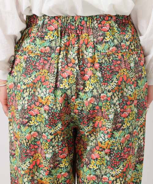 JOURNAL STANDARD LUXE(ジャーナルスタンダード ラックス)の「リバティフラワー タックパンツ(その他パンツ・レディース・ブルー/カーキ・FREE)」の10枚目の写真