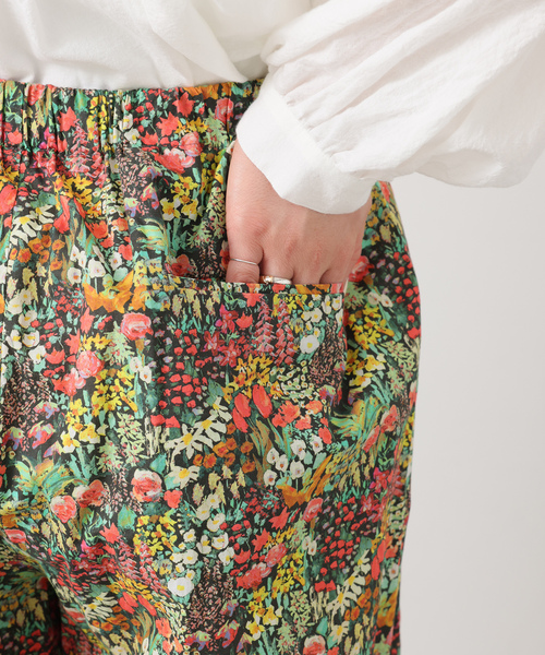 JOURNAL STANDARD LUXE(ジャーナルスタンダード ラックス)の「リバティフラワー タックパンツ(その他パンツ・レディース・ブルー/カーキ・FREE)」の12枚目の写真
