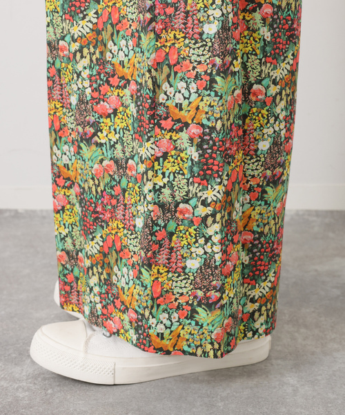 JOURNAL STANDARD LUXE(ジャーナルスタンダード ラックス)の「リバティフラワー タックパンツ(その他パンツ・レディース・ブルー/カーキ・FREE)」の3枚目の写真