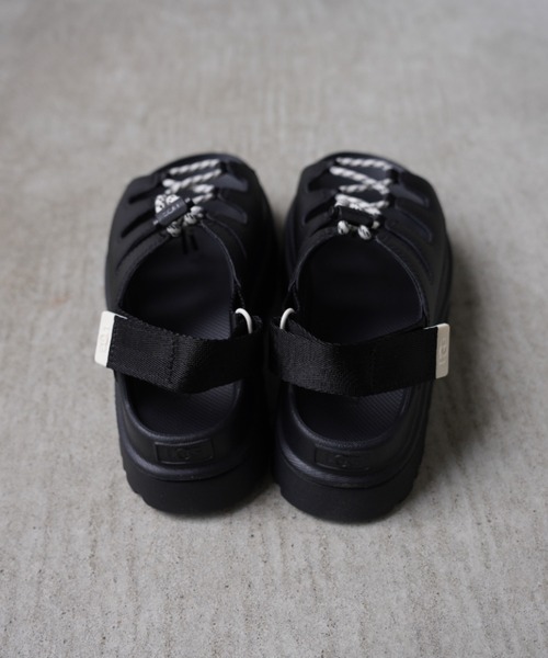 UGG(アグ)の「UGG(アグ)W GOLDENGLOW TOGGLE(ウィメンズ ゴールデングロウ トグル)(サンダル・レディース・ベージュ/ブラック・8/7/6/5)」の16枚目の写真