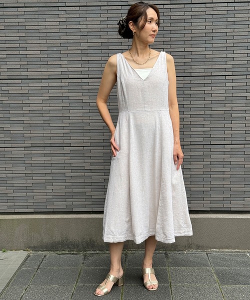 BANANA REPUBLIC FACTORY STORE(バナナリパブリック ファクトリーストア)の「BANANA REPUBLIC FACTORY STORE リネン ブレンド ドレーピー ミディ ワンピース(ワンピース・レディース・ブラック/ナチュラル・L/M/S/XS)」の5枚目の写真